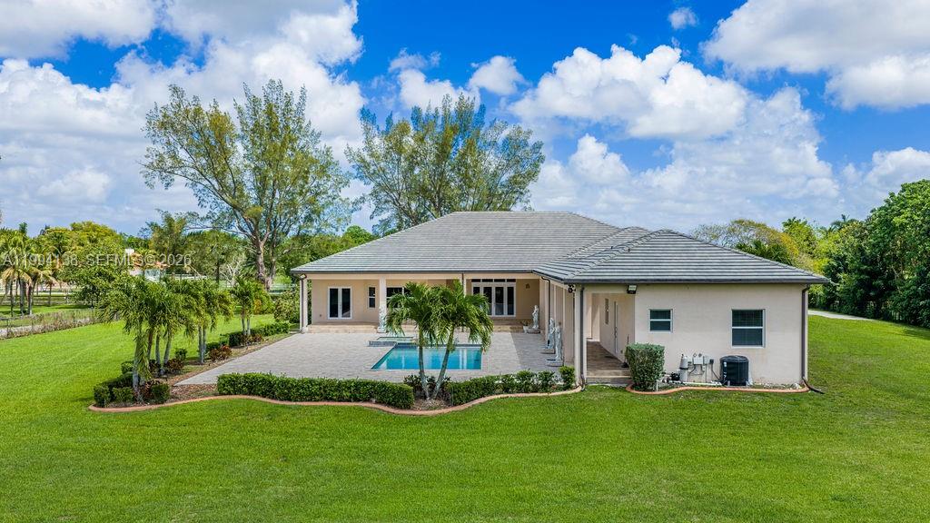 COUNTRY CLUB RANCHES SEC - Residential