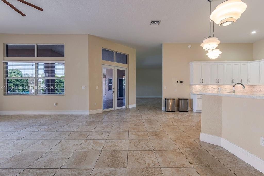 COUNTRY CLUB RANCHES SEC - Residential