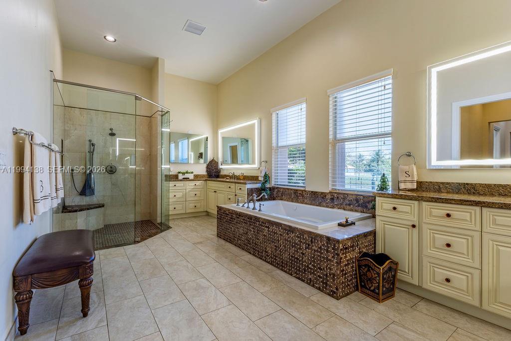 COUNTRY CLUB RANCHES SEC - Residential