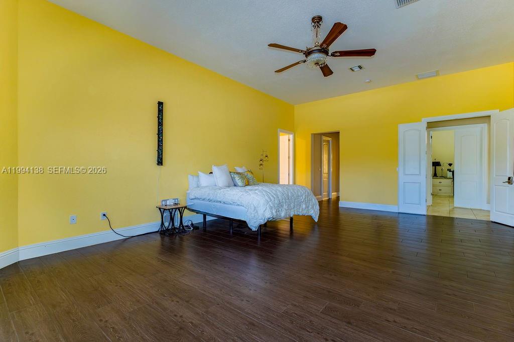 COUNTRY CLUB RANCHES SEC - Residential