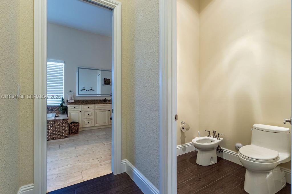 COUNTRY CLUB RANCHES SEC - Residential