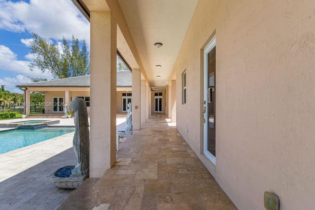 COUNTRY CLUB RANCHES SEC - Residential