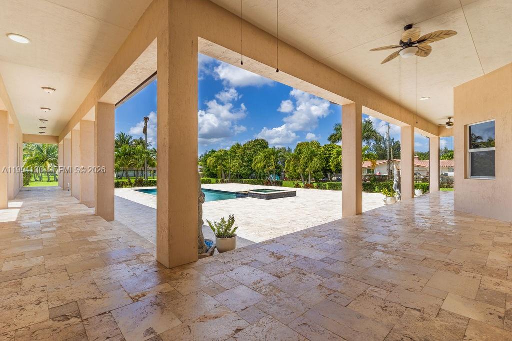 COUNTRY CLUB RANCHES SEC - Residential