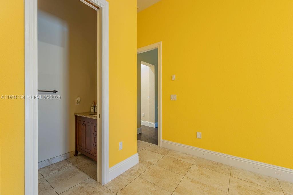 COUNTRY CLUB RANCHES SEC - Residential