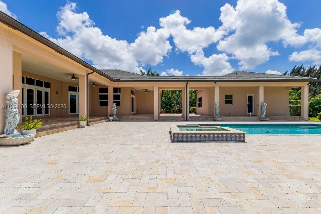 COUNTRY CLUB RANCHES SEC - Residential