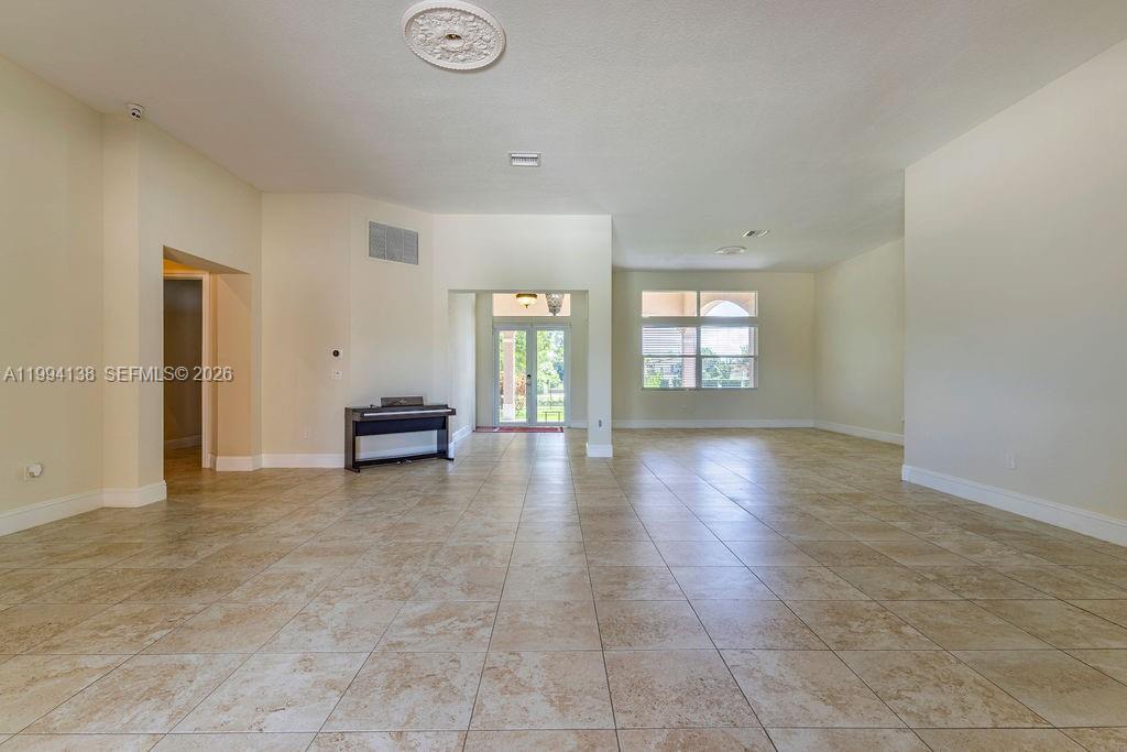 COUNTRY CLUB RANCHES SEC - Residential