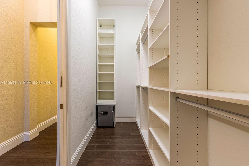 COUNTRY CLUB RANCHES SEC - Residential