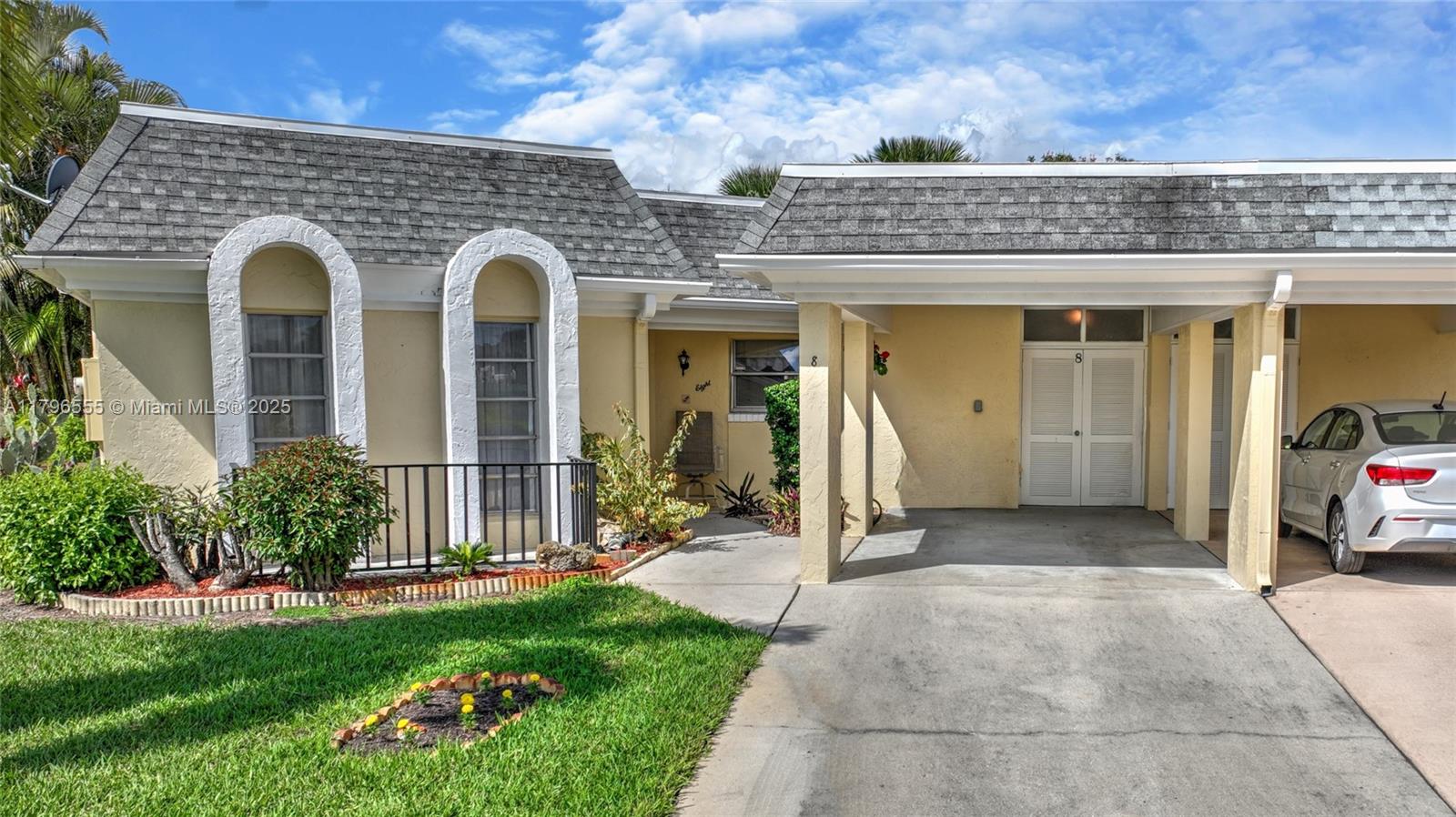 Property for Sale at 8 Park Lane Circle, Lehigh Acres, Lee County, Florida - Bedrooms: 2 
Bathrooms: 2  - $218,000