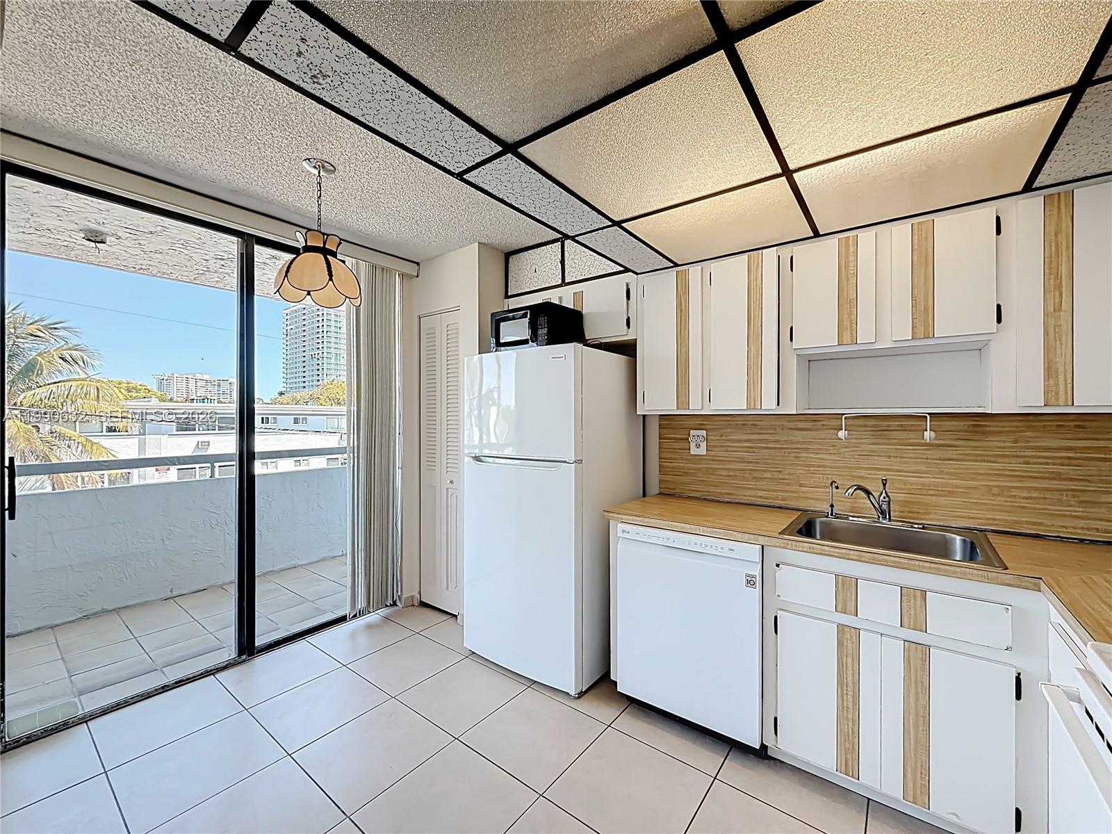 PARKVIEW PLAZA CONDO - Residential