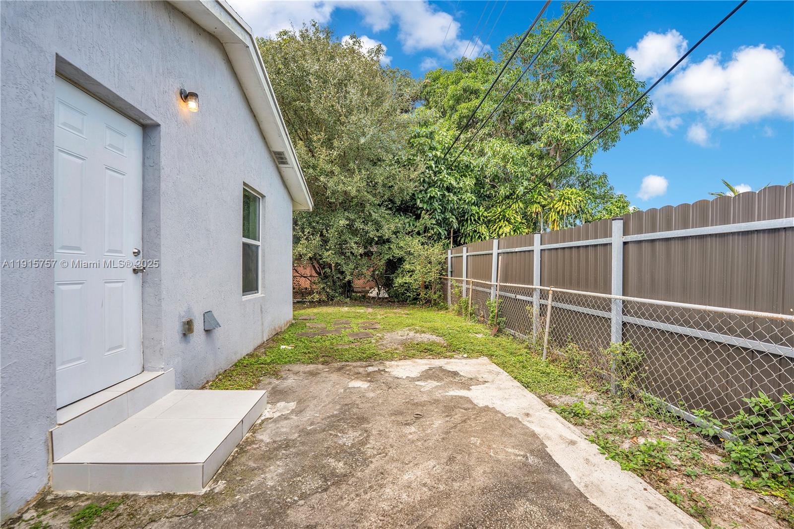 PINEWOOD PK EXTENSION - Residential