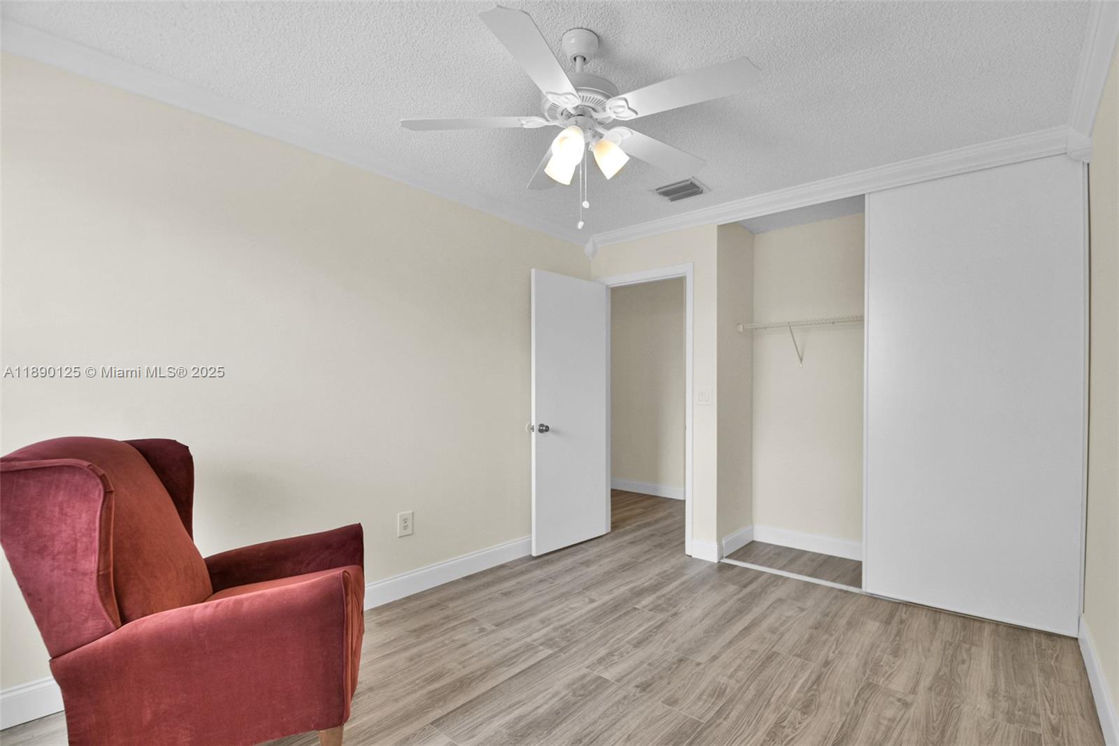 RAMBLEWOOD SOUTH - Residential Lease