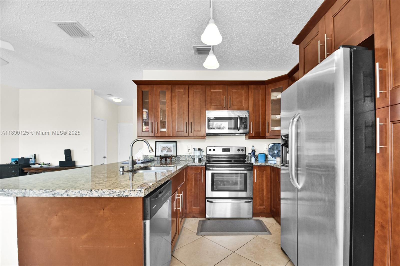 RAMBLEWOOD SOUTH - Residential Lease