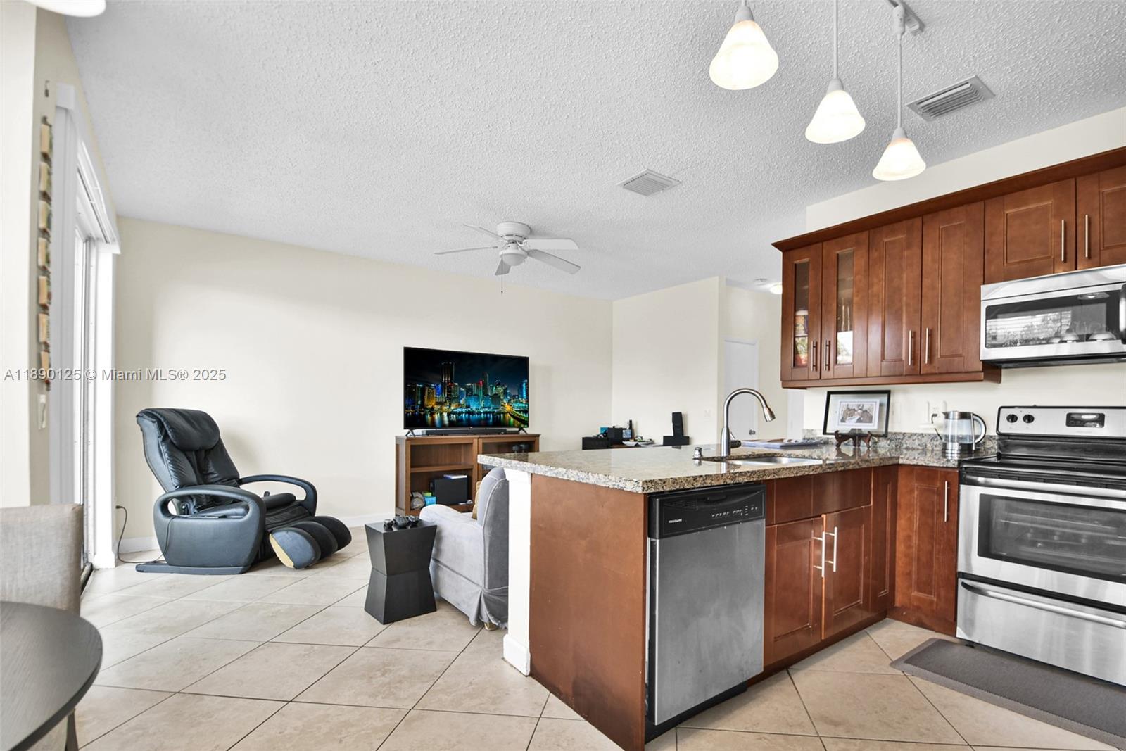 RAMBLEWOOD SOUTH - Residential Lease