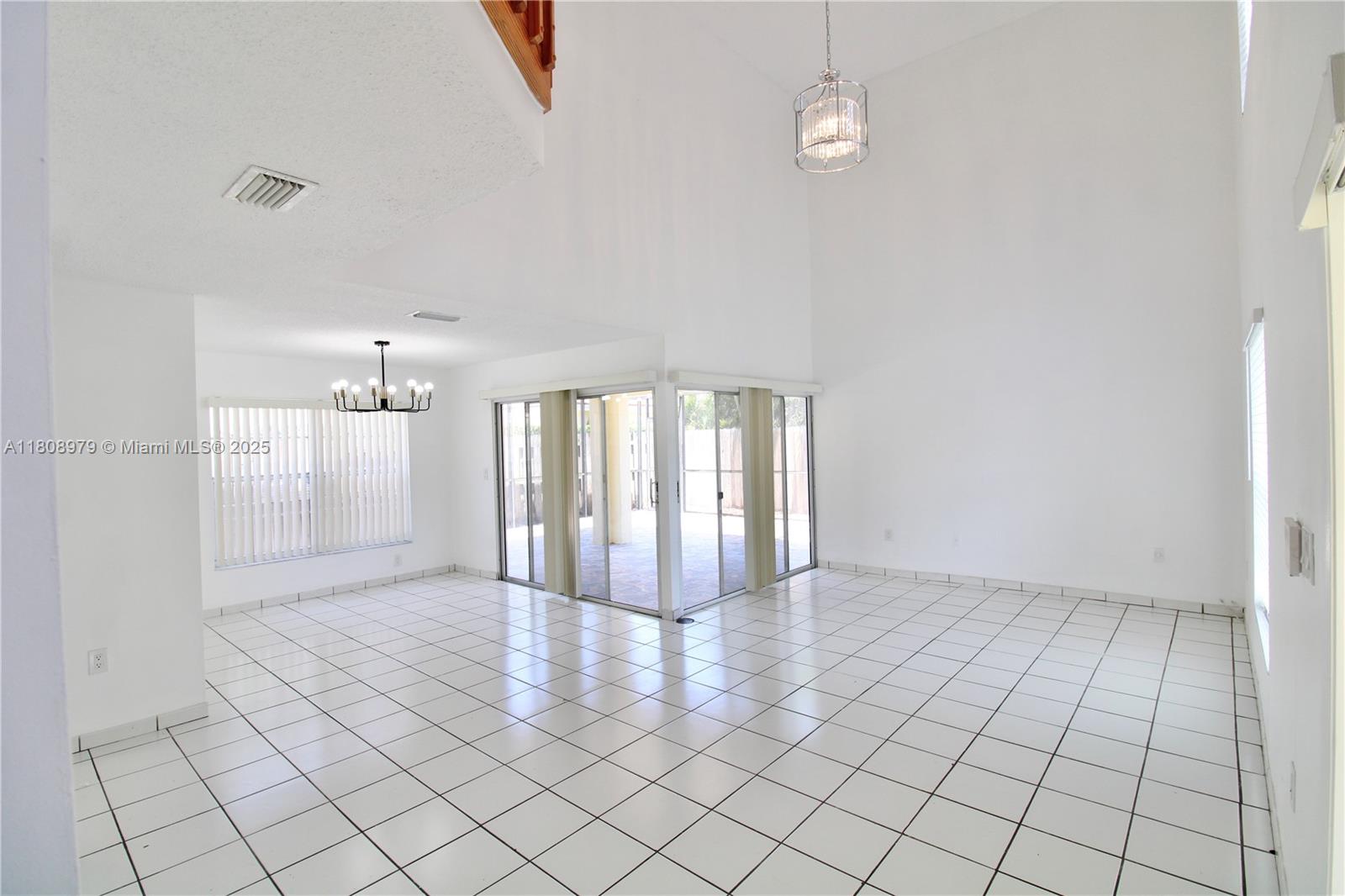 10245 NW 57th St
