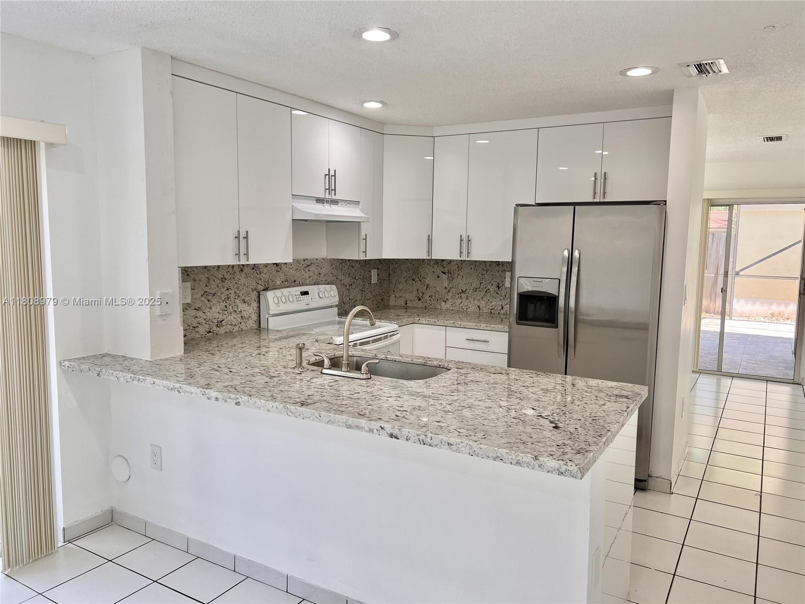 10245 NW 57th St