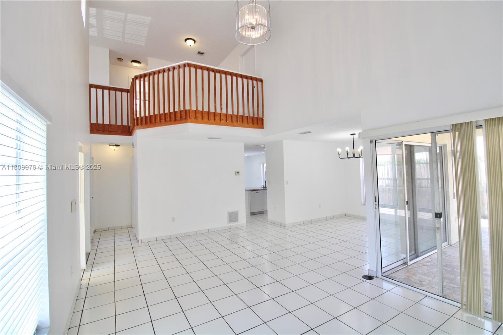 10245 NW 57th St