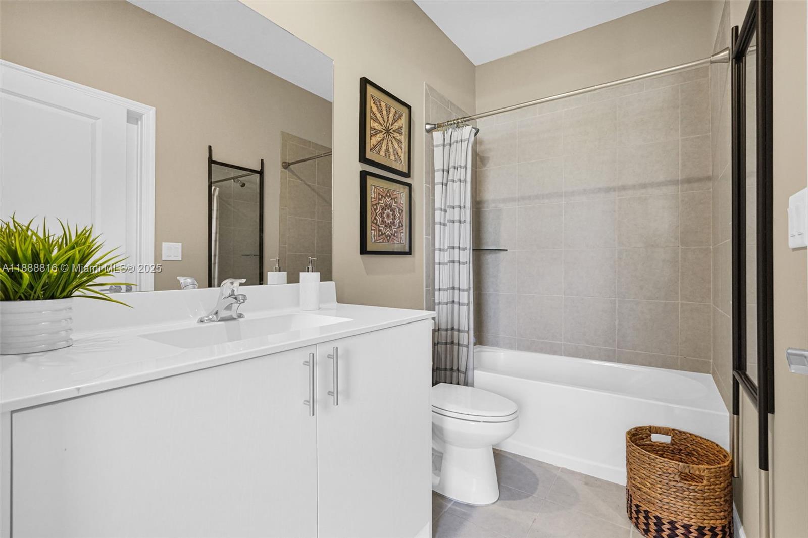 KENDALL ASSEMBLAGE SOUTH - Residential