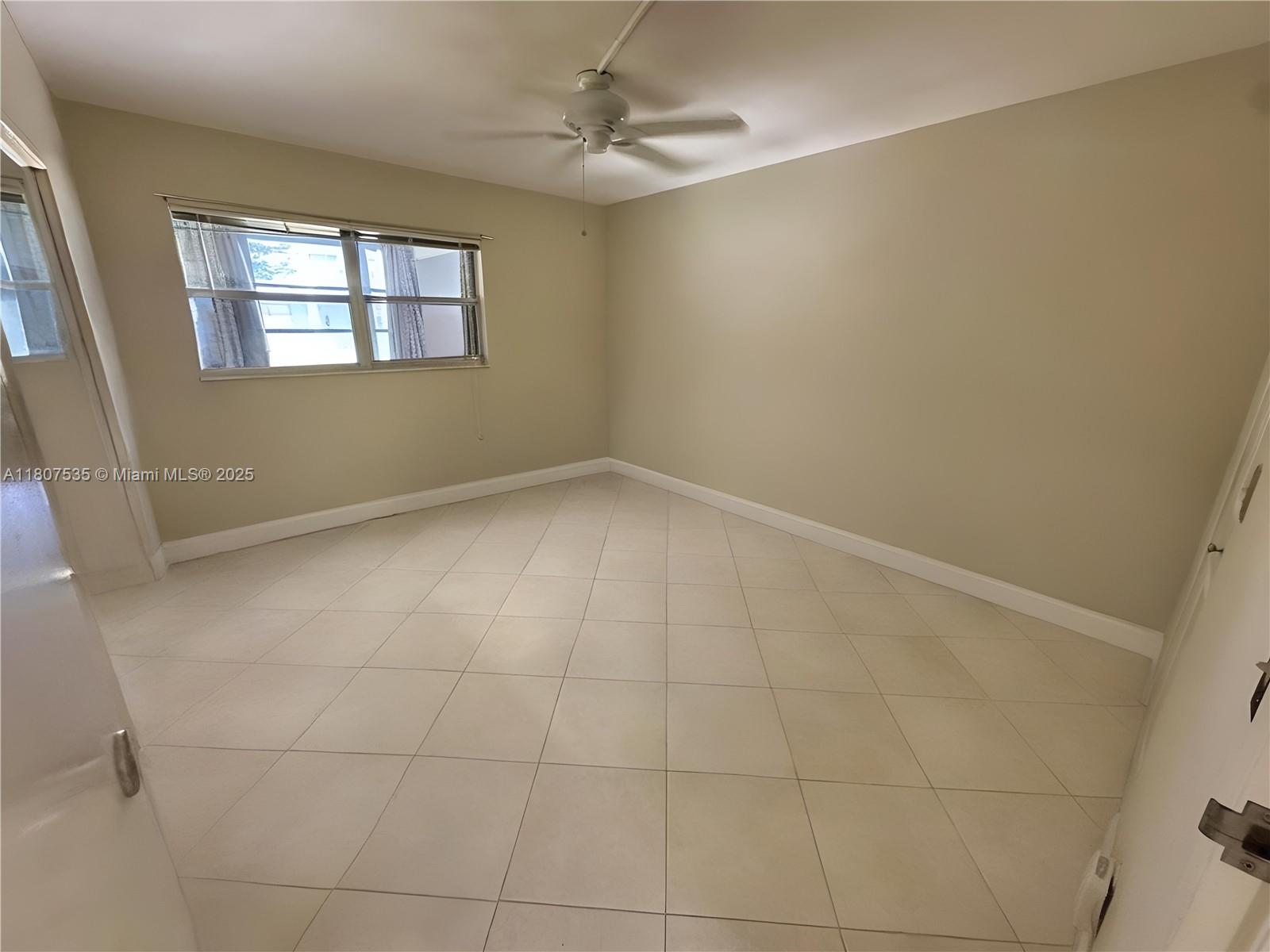 KINGS POINT SAXONY CONDOS - Residential Lease