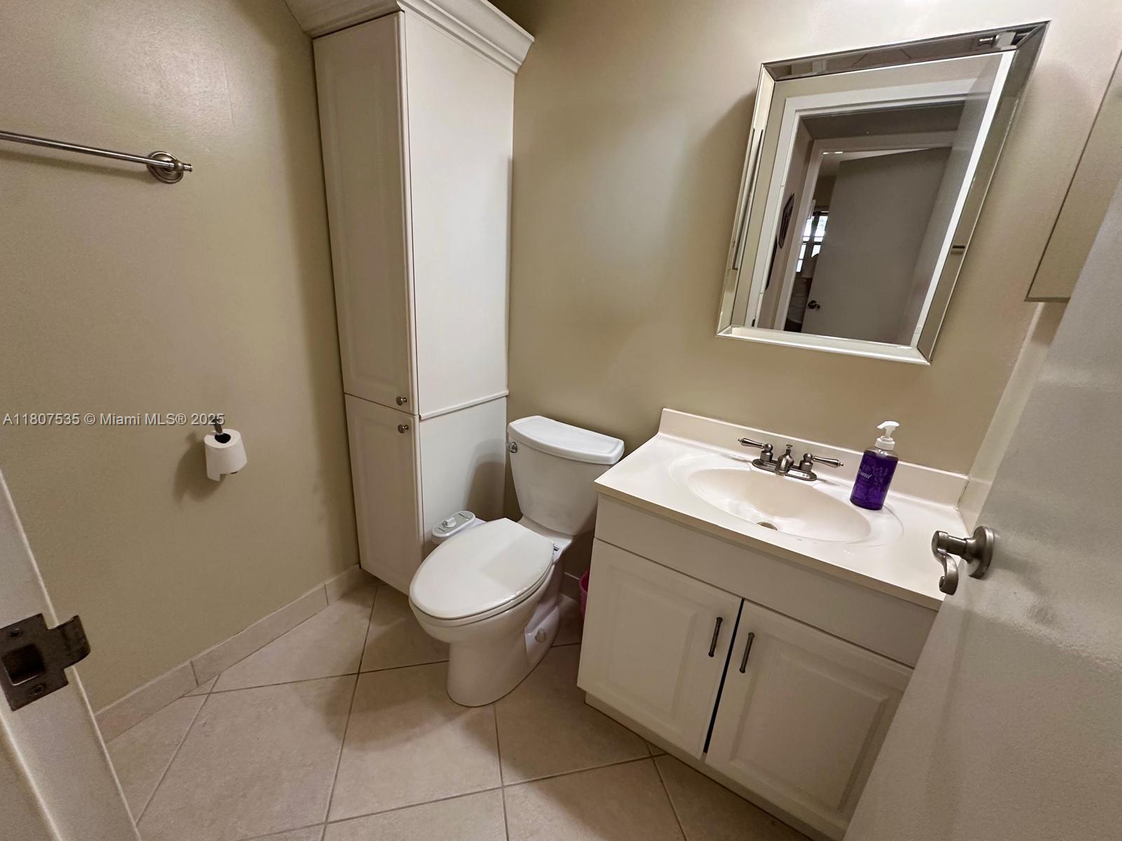 KINGS POINT SAXONY CONDOS - Residential Lease