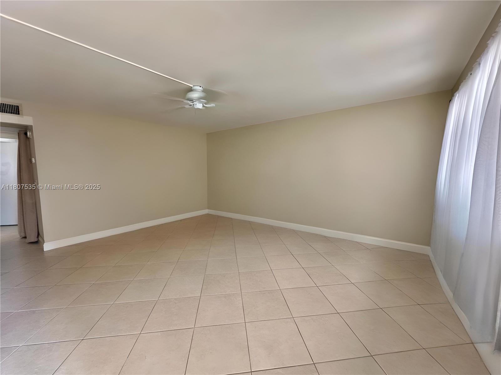 KINGS POINT SAXONY CONDOS - Residential Lease