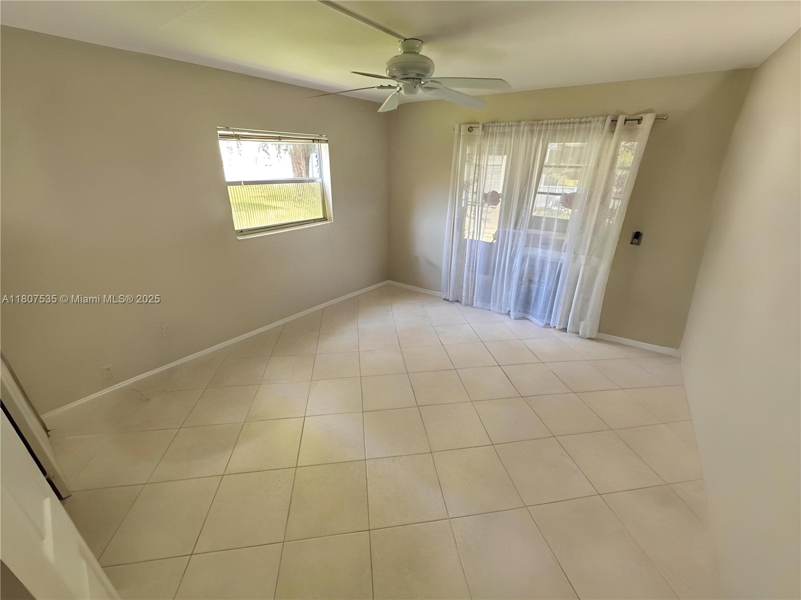 KINGS POINT SAXONY CONDOS - Residential Lease