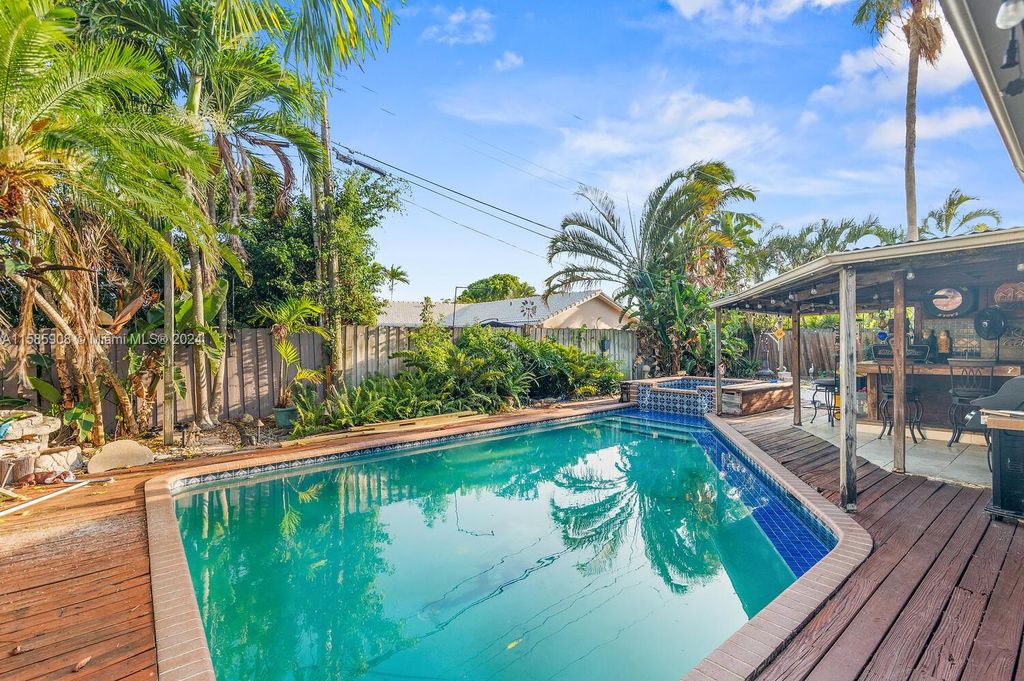 Photo of 284 NE 26th St, Boca Raton, FL 33431 (MLS # A11585908)