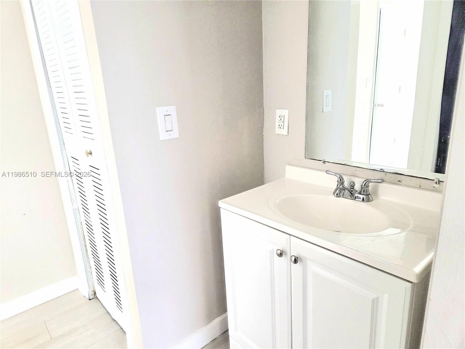 JADE WINDS GRP EASTER LIL - Residential Lease