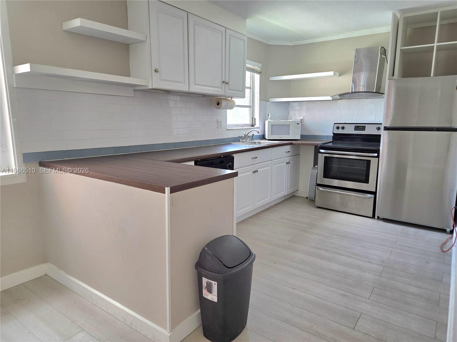 JADE WINDS GRP EASTER LIL - Residential Lease