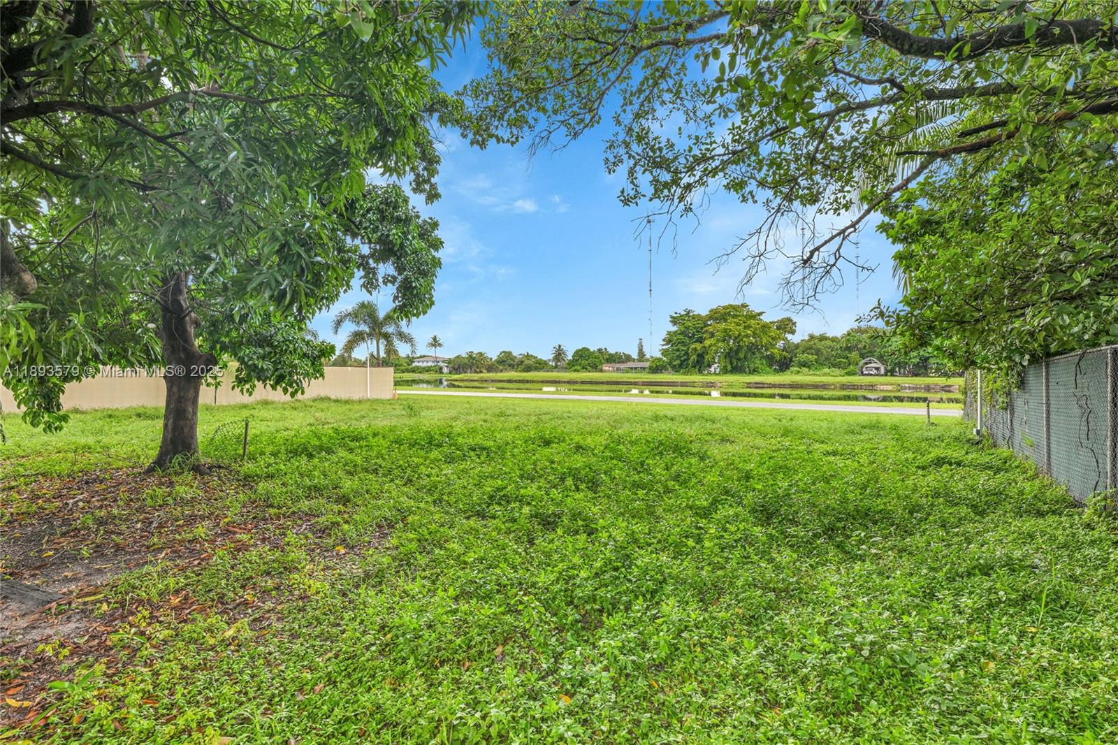 SIERRA MIRADA 1ST ADDN - Residential