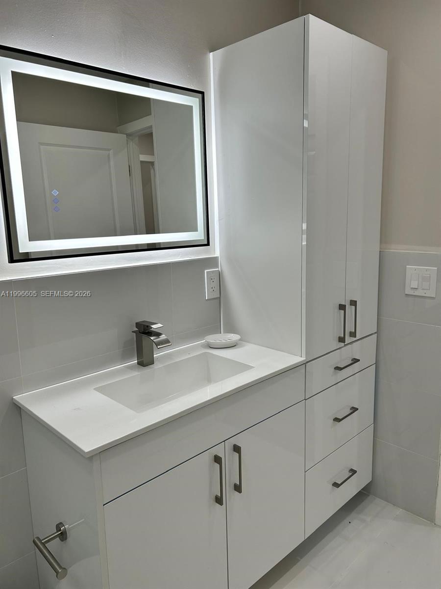 FLAGLER HILLS SUB - Residential Lease