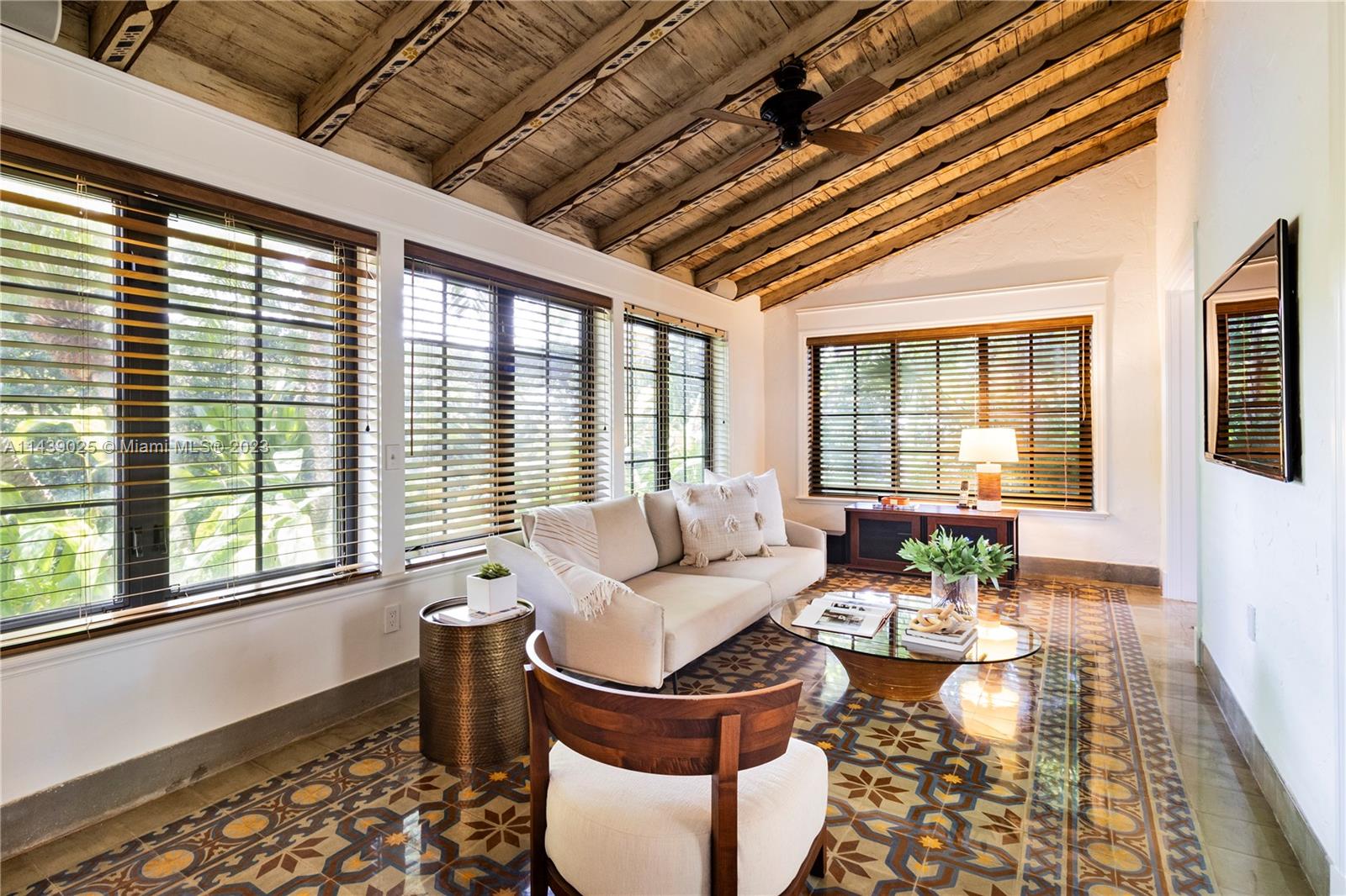 BEACH VIEW - Residential