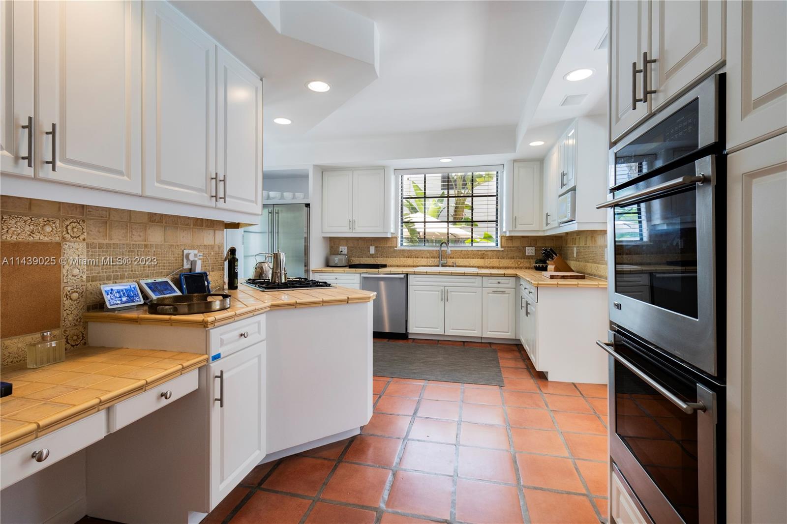 BEACH VIEW - Residential