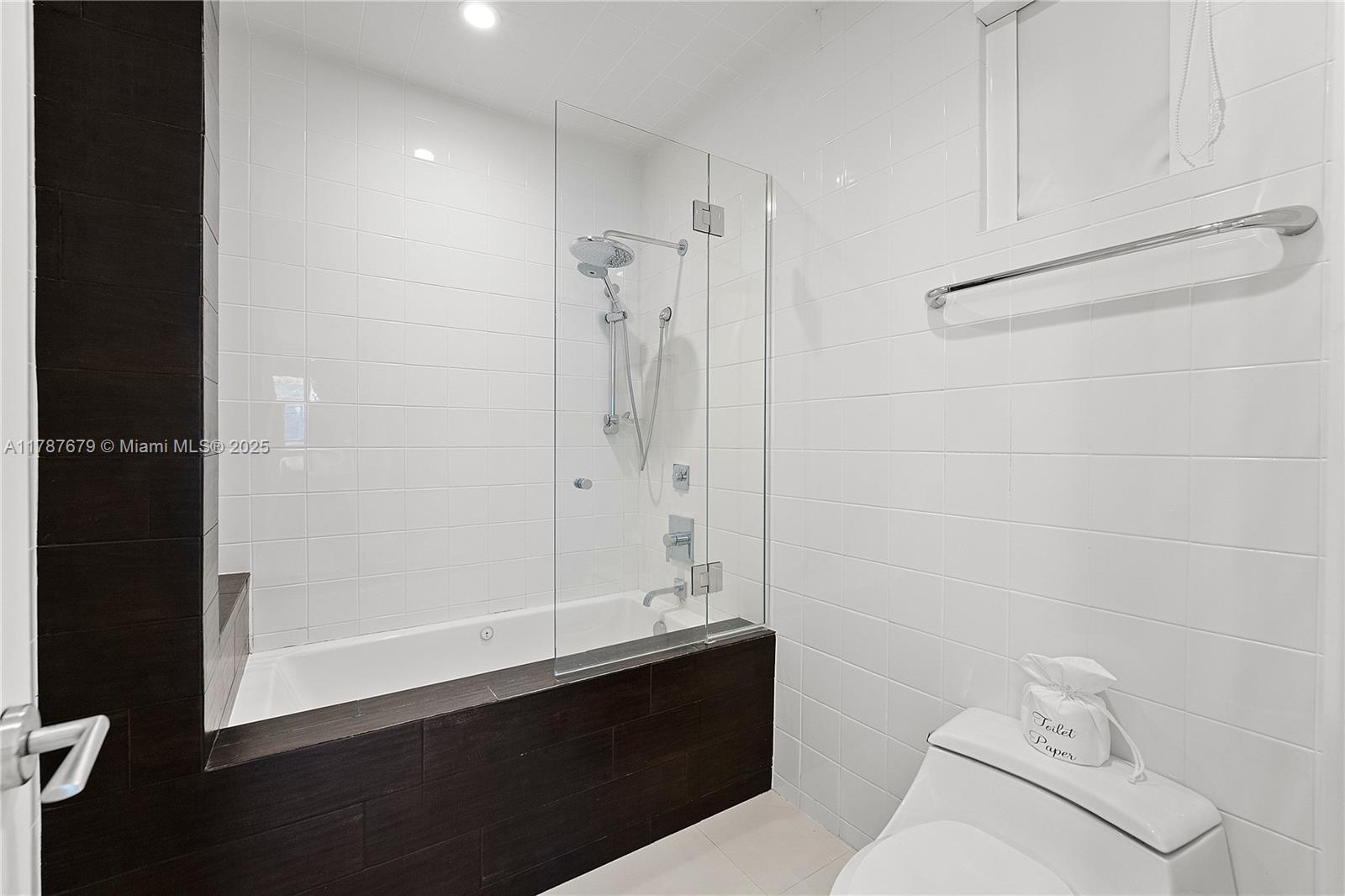 HIBISCUS ISLAND - Residential Lease