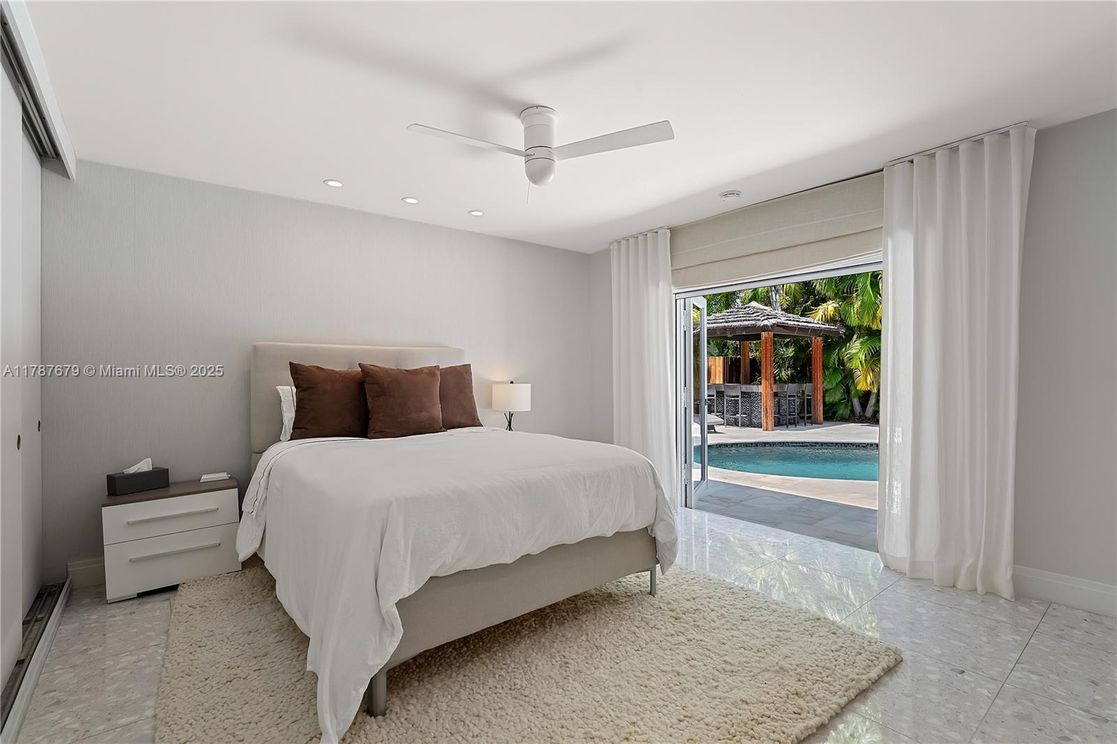 HIBISCUS ISLAND - Residential Lease
