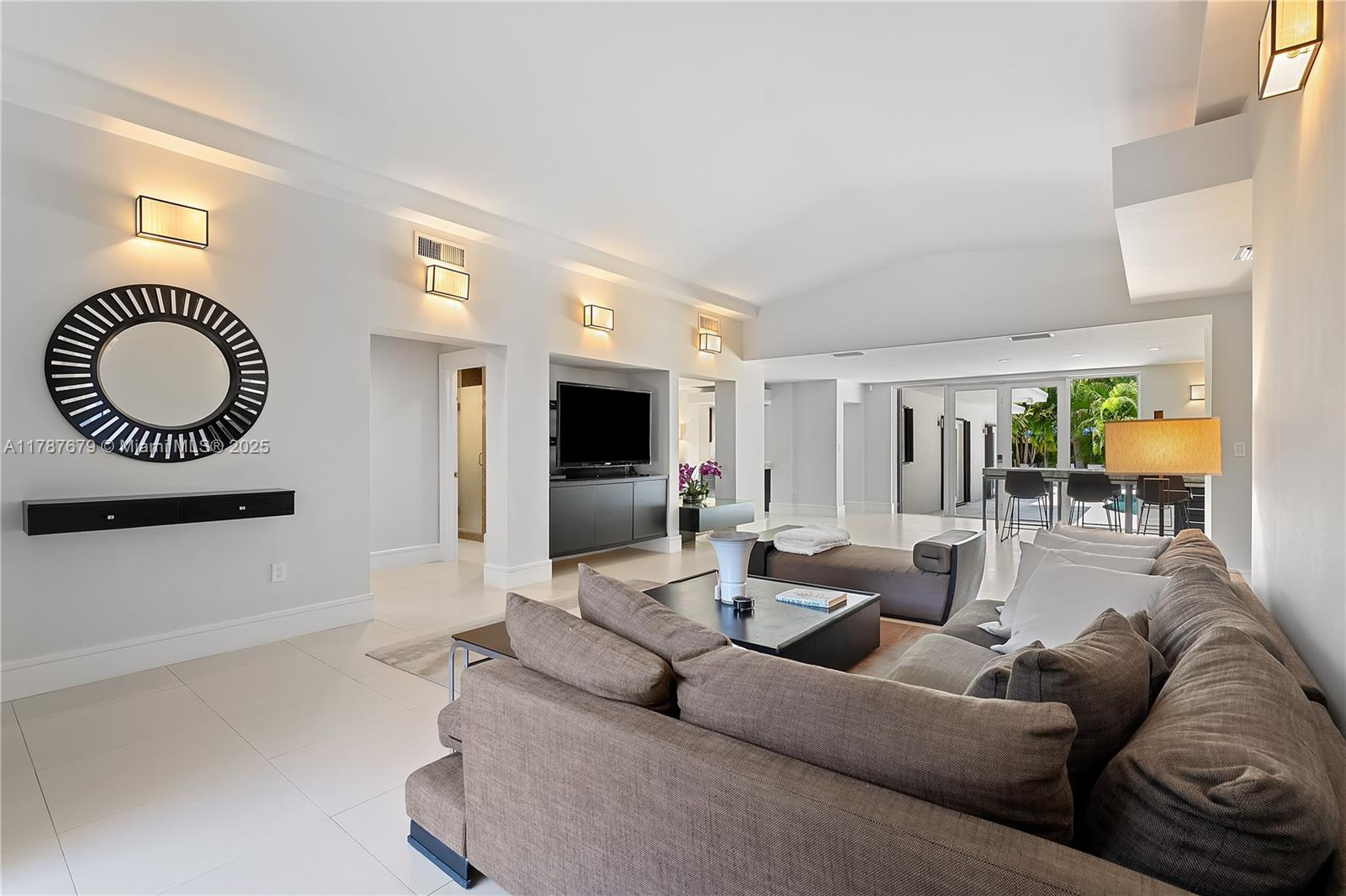 HIBISCUS ISLAND - Residential Lease