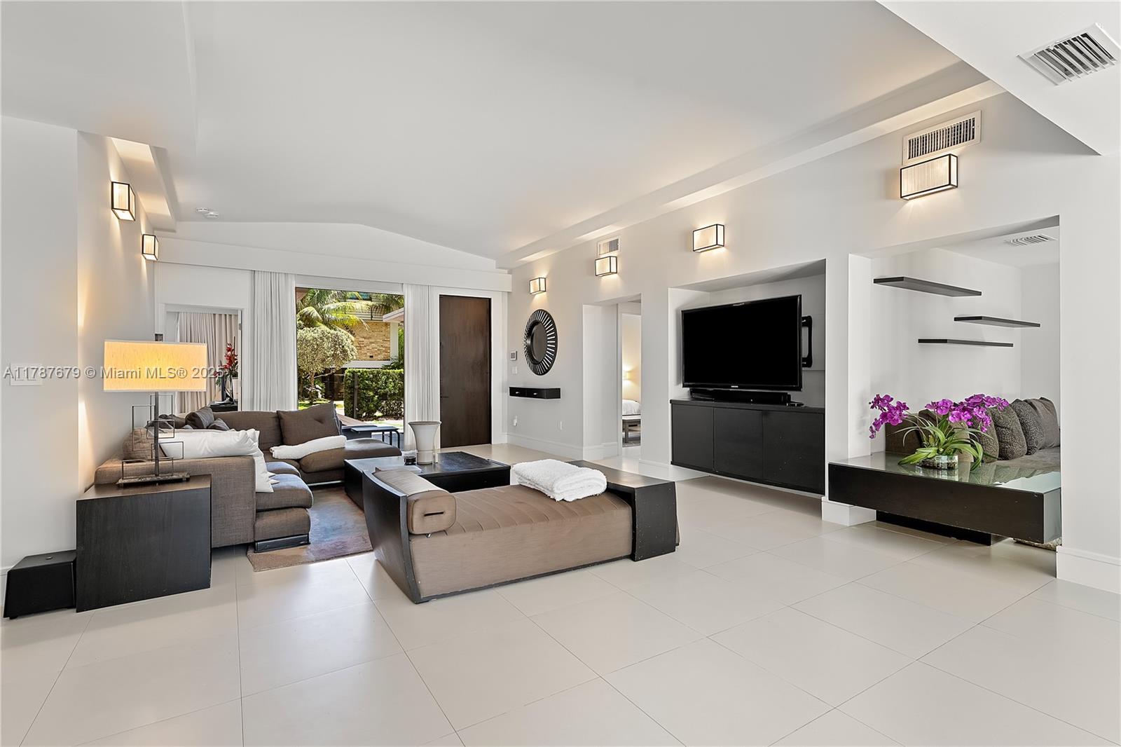 HIBISCUS ISLAND - Residential Lease