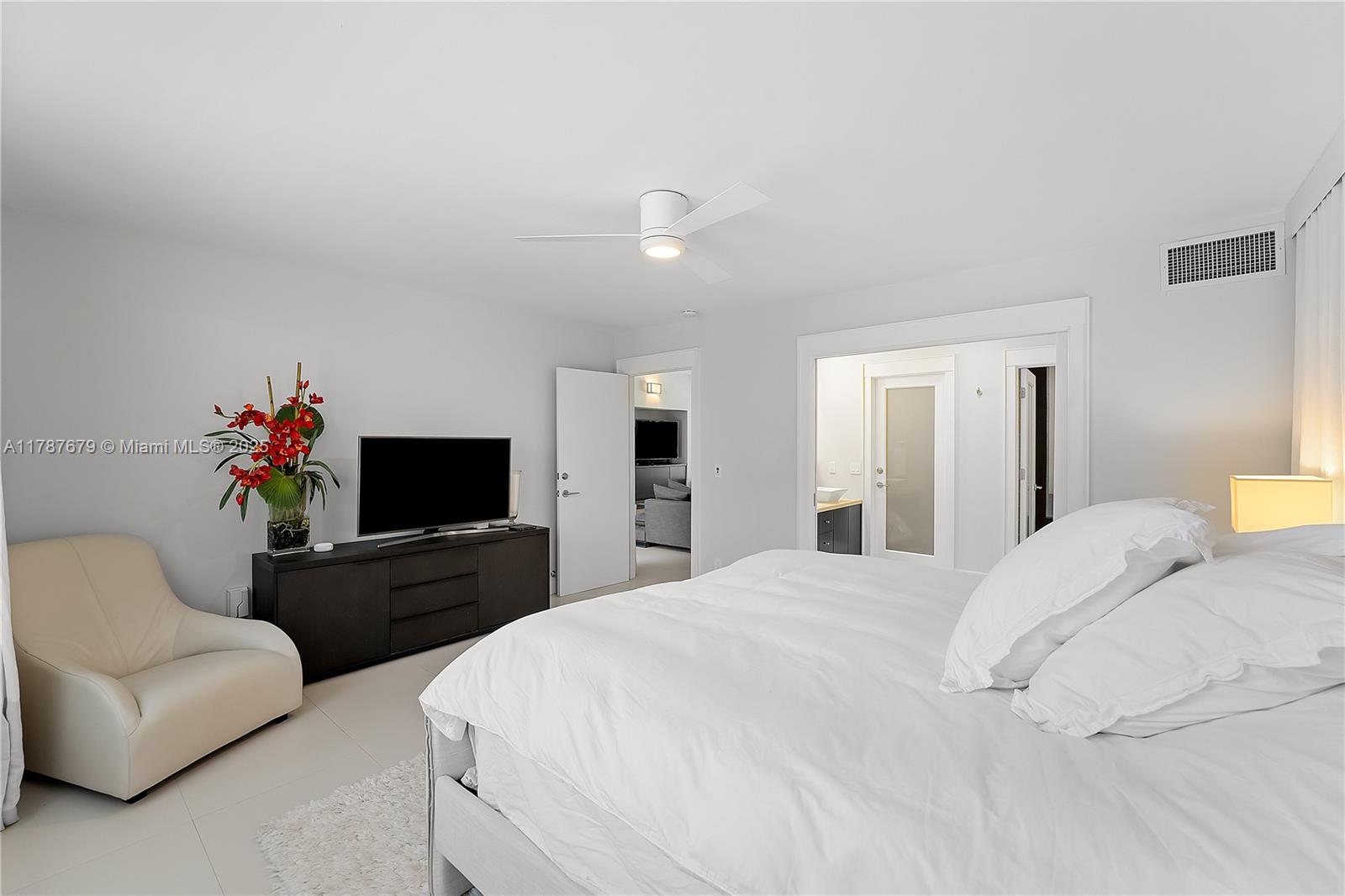 HIBISCUS ISLAND - Residential Lease