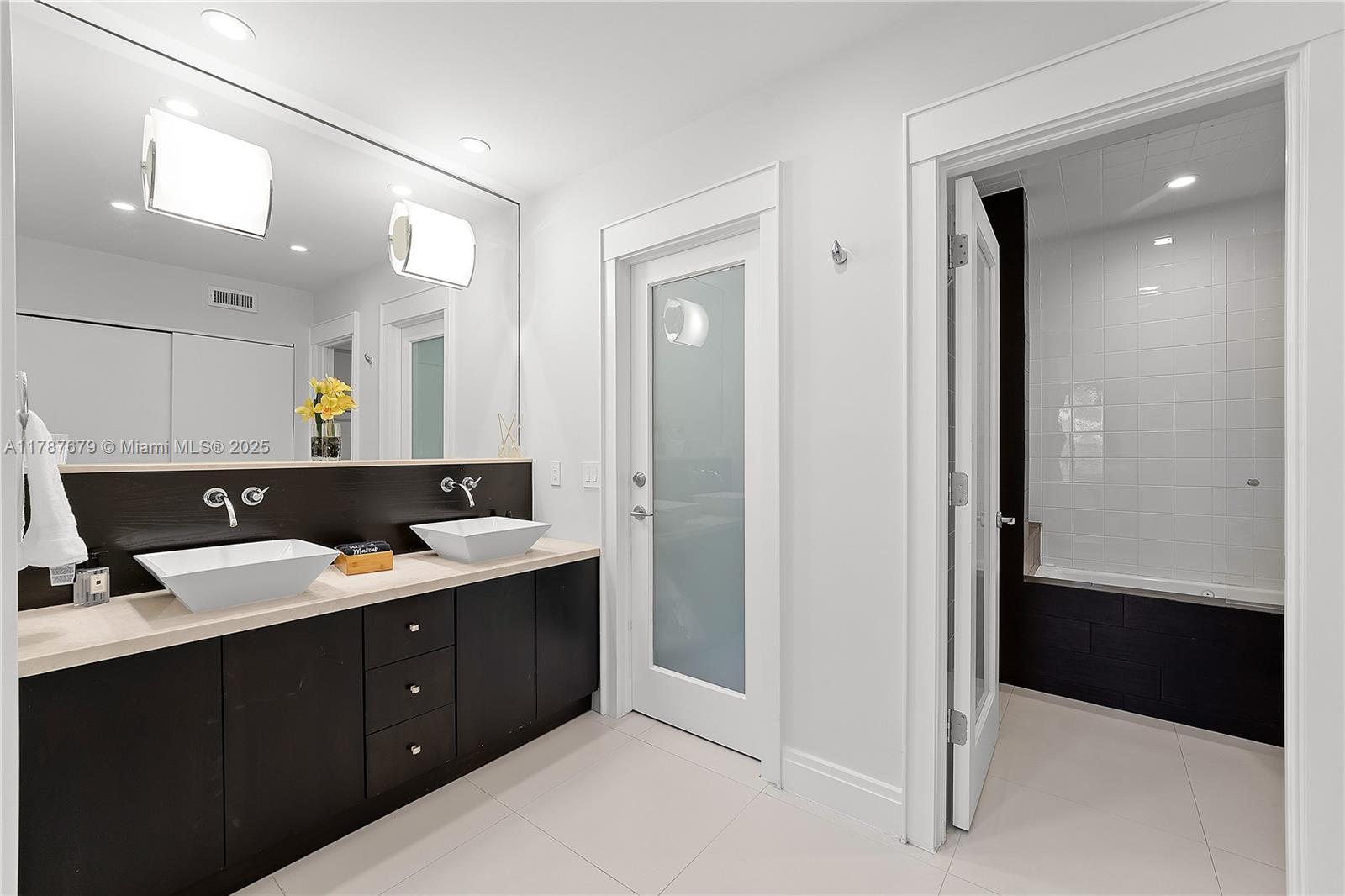 HIBISCUS ISLAND - Residential Lease