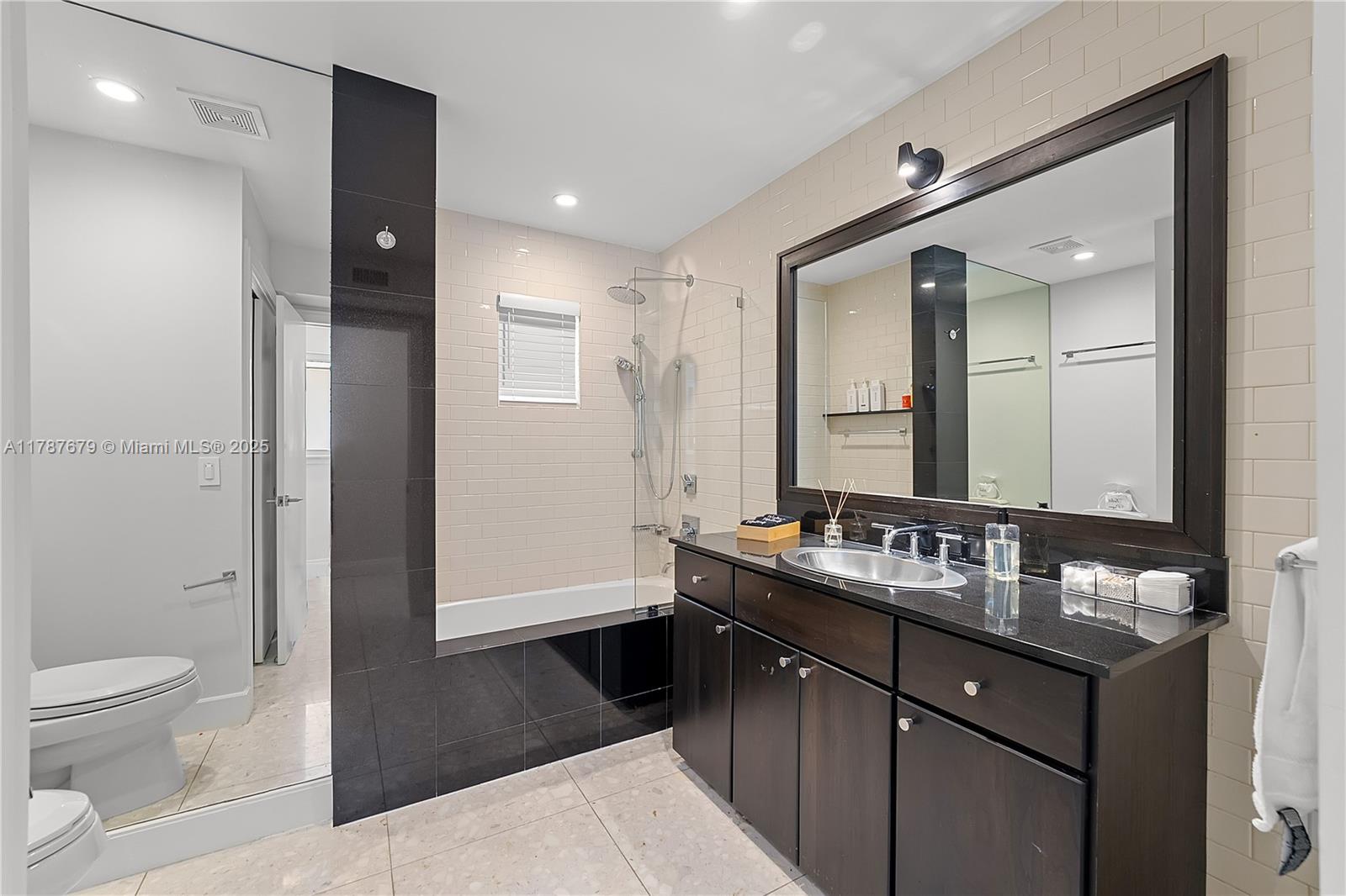 HIBISCUS ISLAND - Residential Lease
