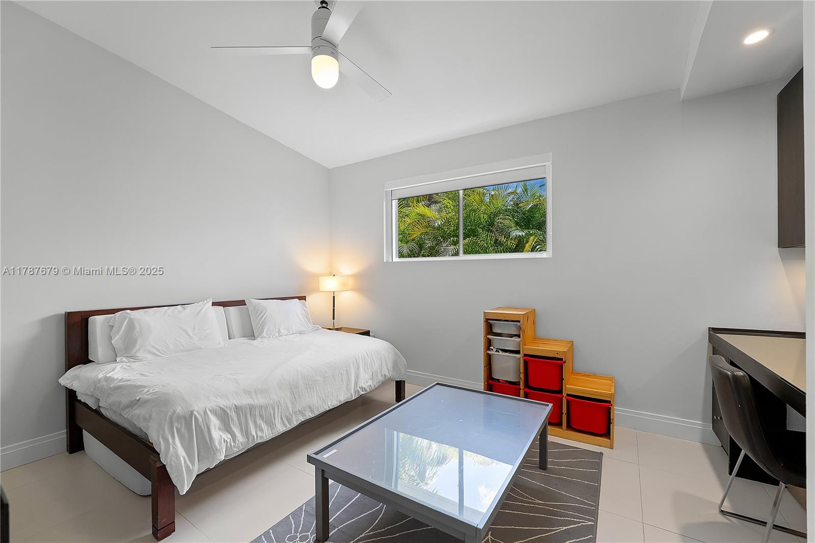 HIBISCUS ISLAND - Residential Lease