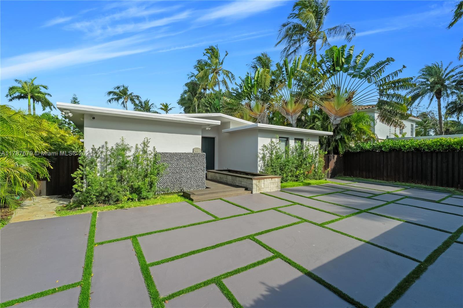 HIBISCUS ISLAND - Residential Lease
