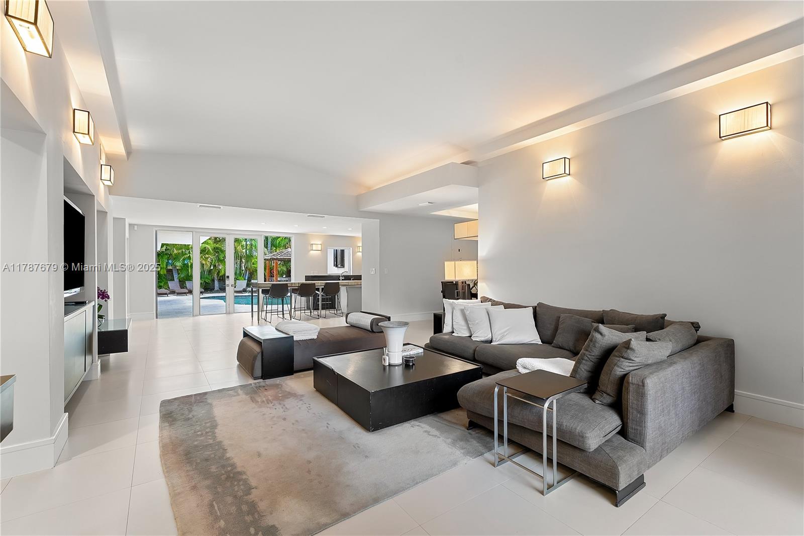 HIBISCUS ISLAND - Residential Lease