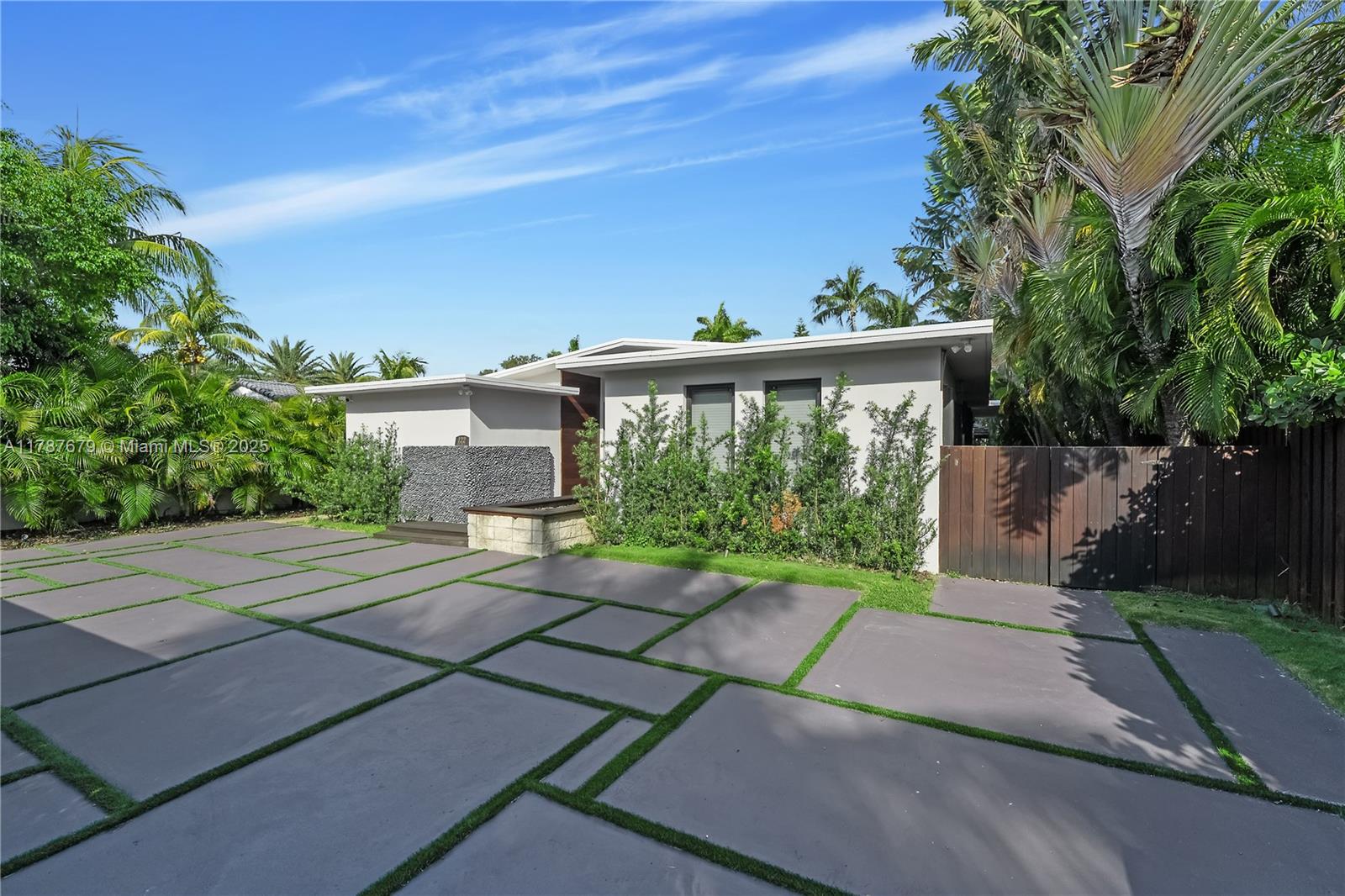 HIBISCUS ISLAND - Residential Lease