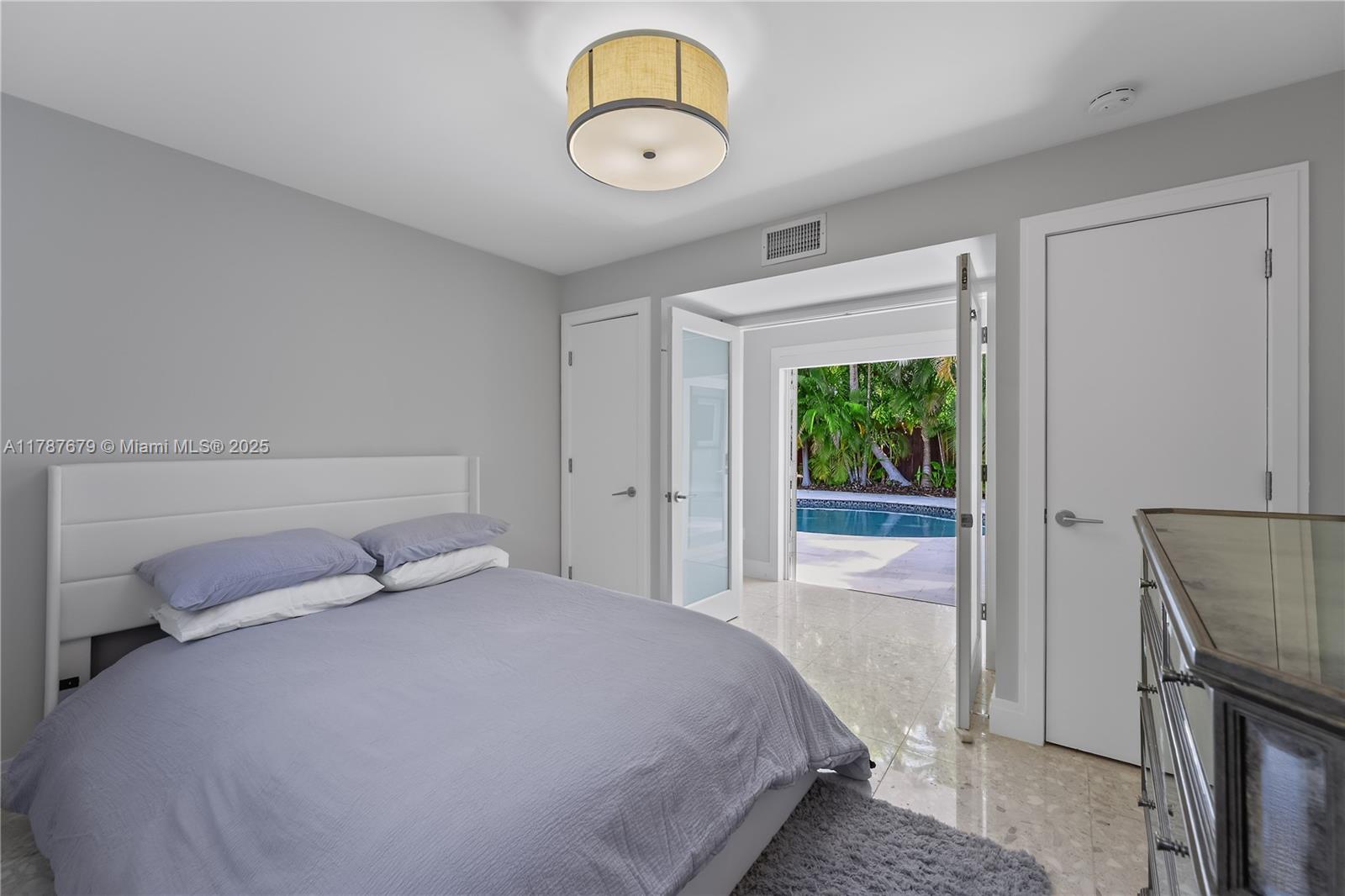 HIBISCUS ISLAND - Residential Lease