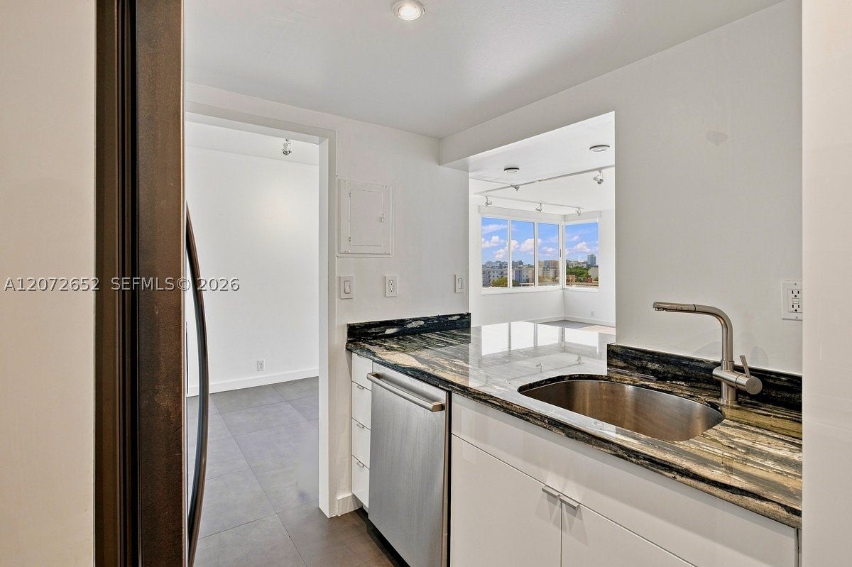 1200 West Ave 815