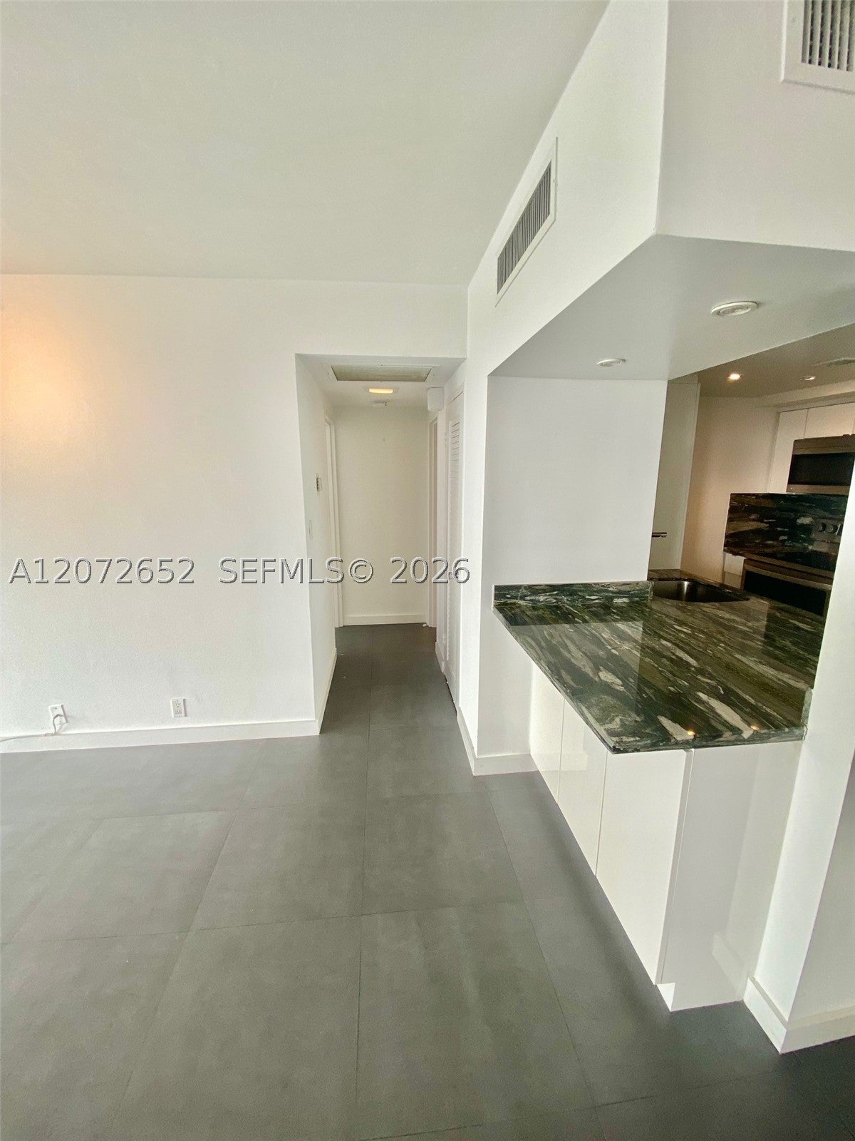 1200 West Ave 815