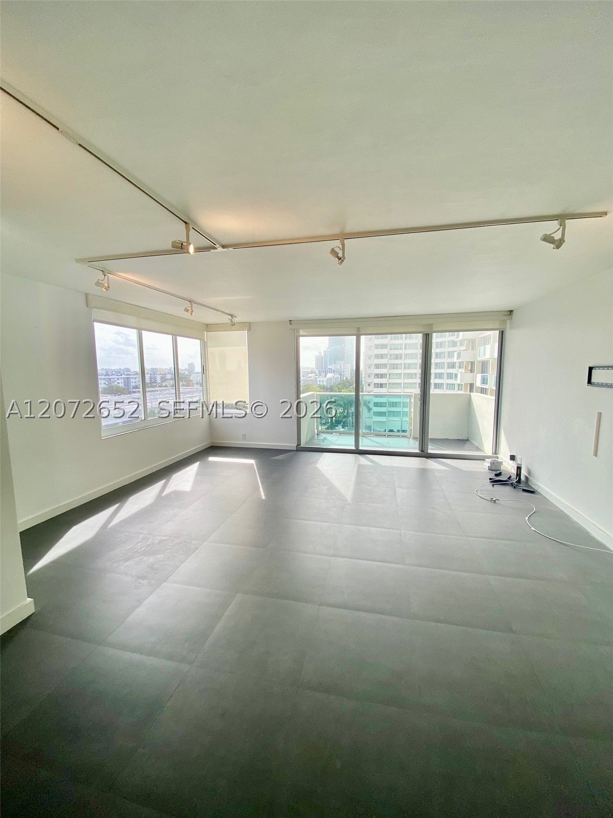 1200 West Ave 815