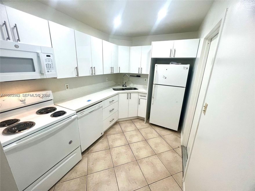 Spacious and Rarely available 1/1 apartment in Oakland Shores Gated Community. AVAILABLE NOW. Very quiet neighborhood. This unit is Totally UPDATED, it has Tile floors and Screened balcony with roll down shutter. it is located 10 minutes away from FLL airport, and less than 20 minutes away from the beach. Schedule using Showing Assist. Please turn off lights and lock door. Thanks for showin