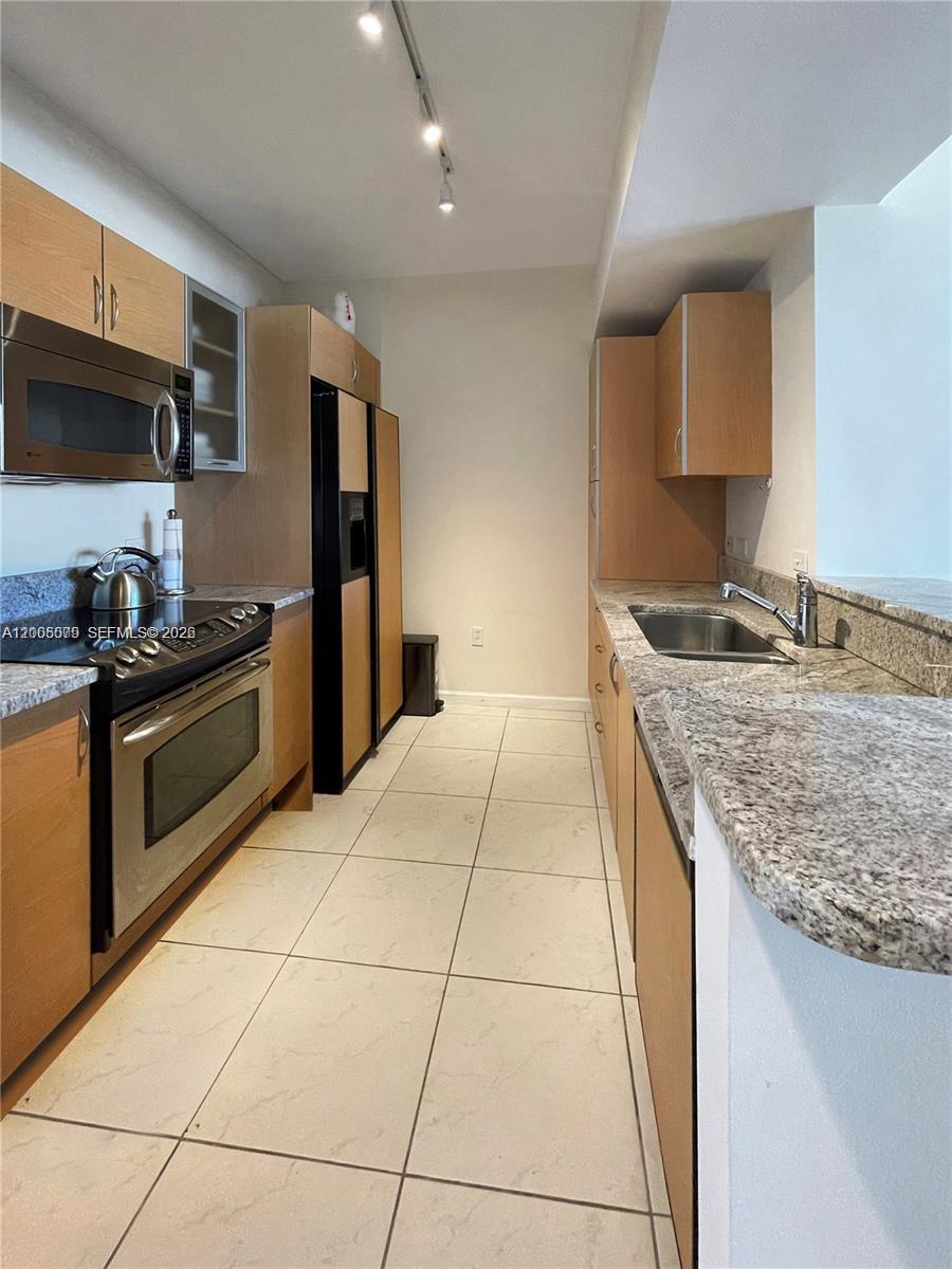 18800 NE 29th Ave 502