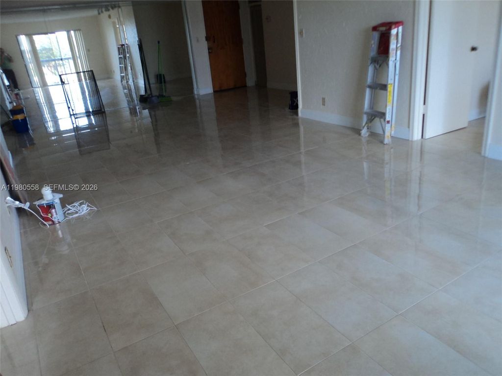 Photo of 1301 NE 7th St #511, Hallandale Beach, FL 33009 (MLS # A11980558)